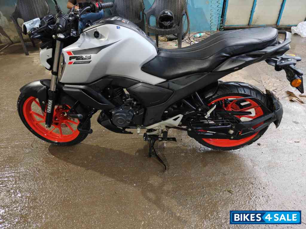 Mat Light Gray Yamaha FZ-S FI Ver 4.0 DLX