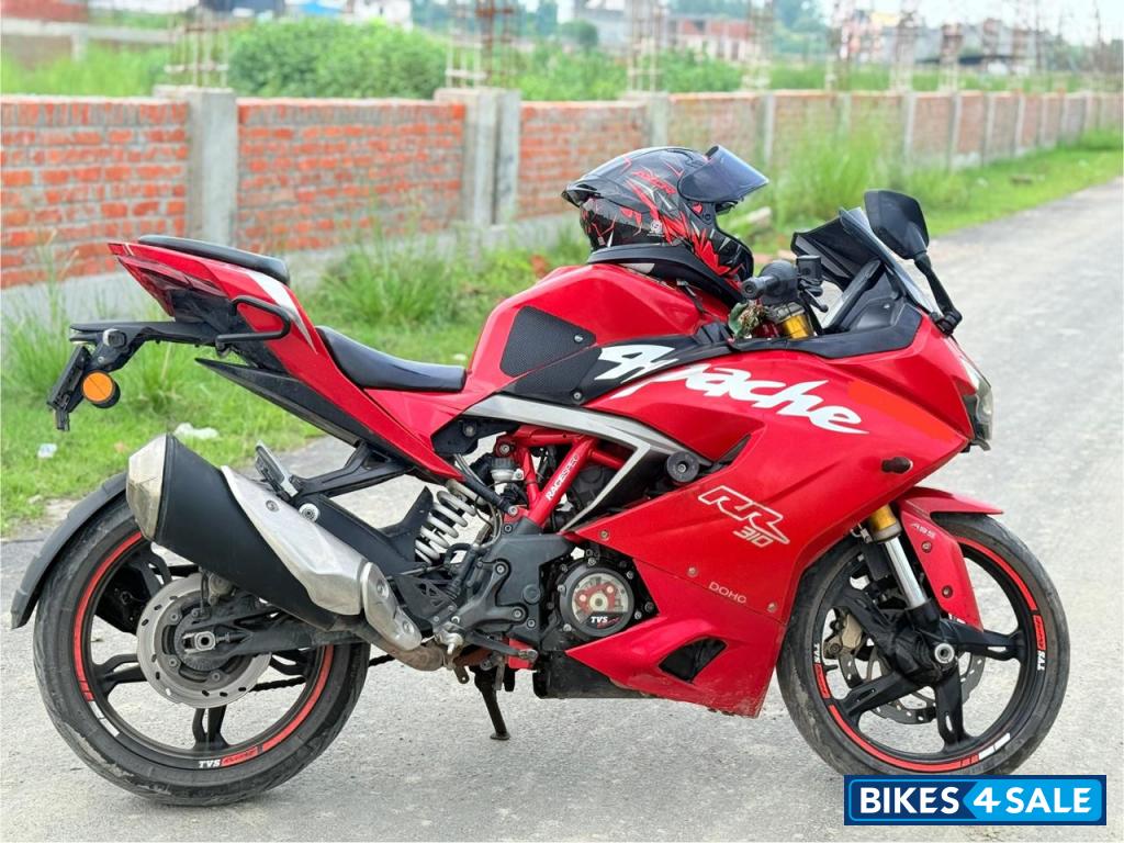 Red TVS Apache RR 310