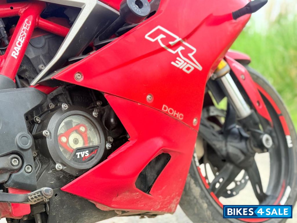 Red TVS Apache RR 310
