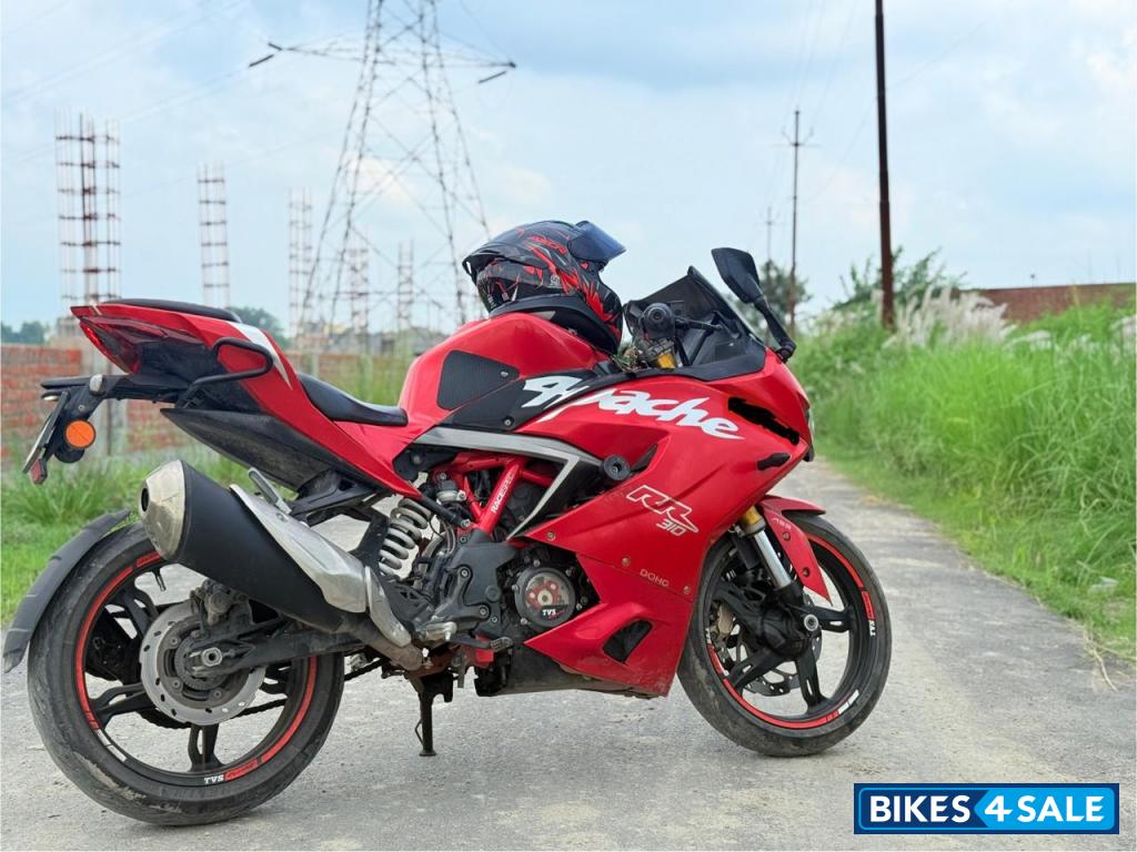 Red TVS Apache RR 310