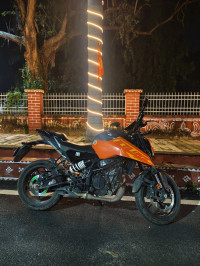 Electronic Orange KTM Duke 250 2024