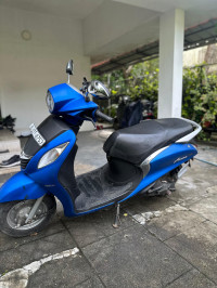 Blue Yamaha Fascino