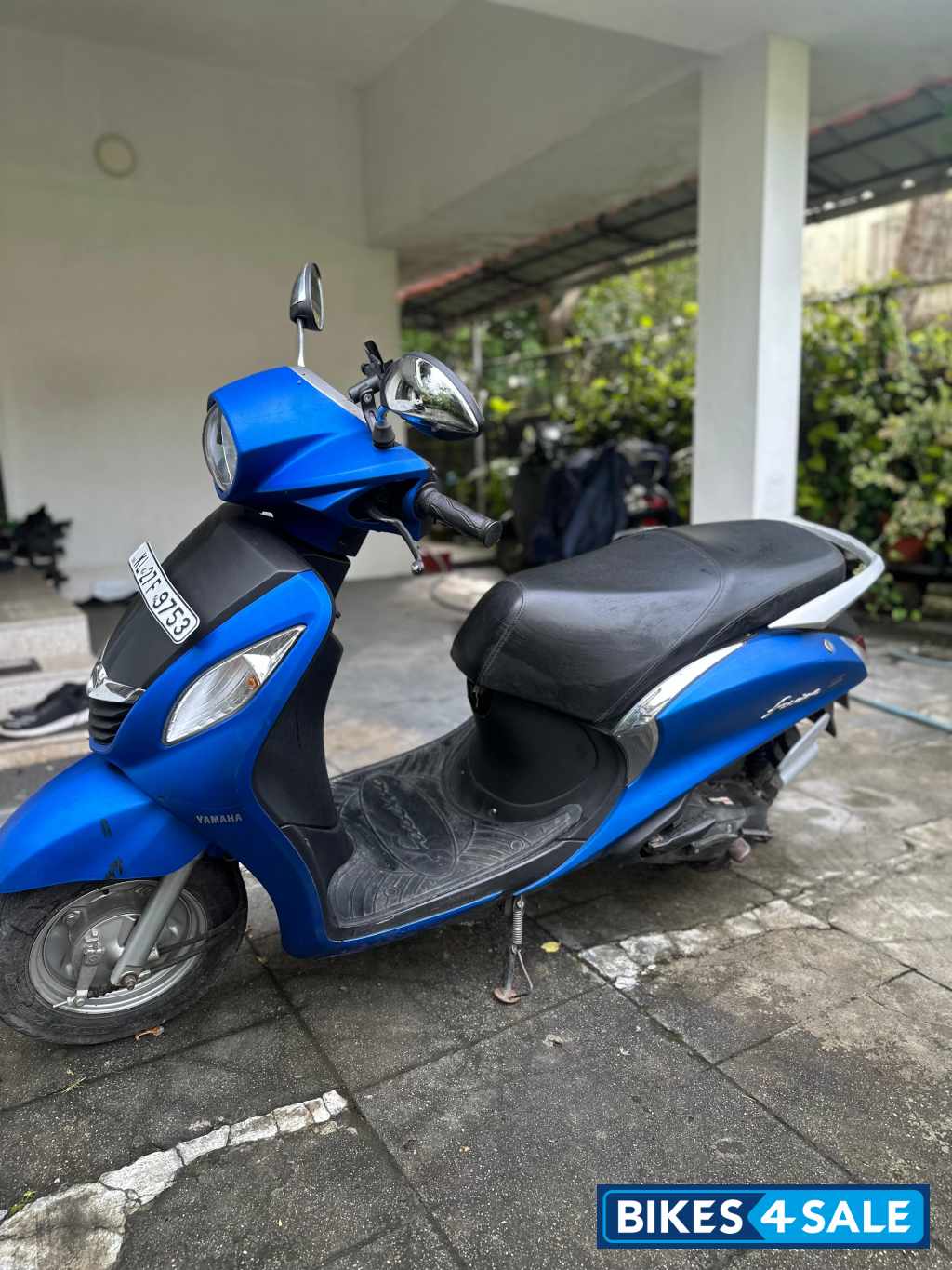 Blue Yamaha Fascino