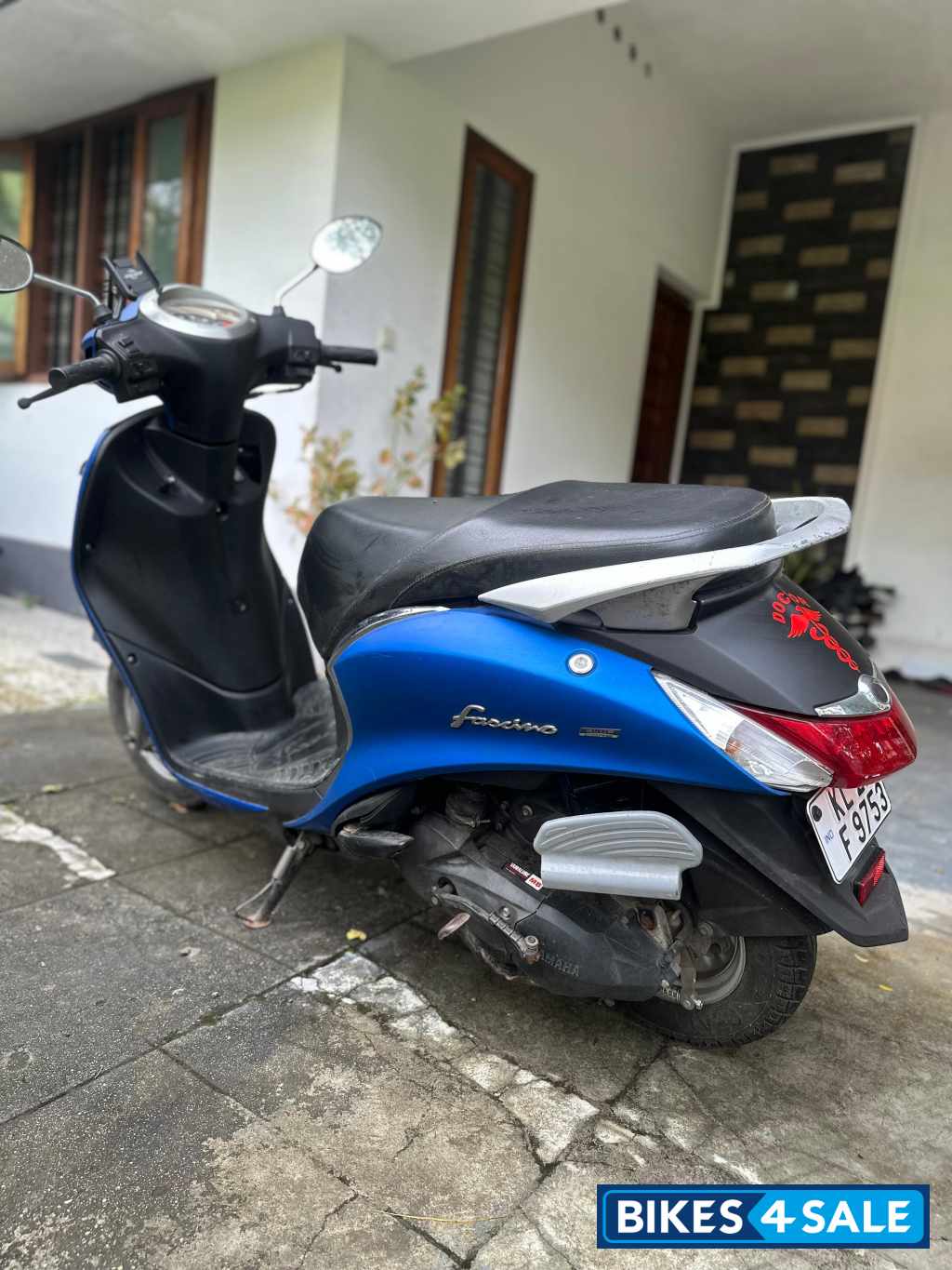 Blue Yamaha Fascino