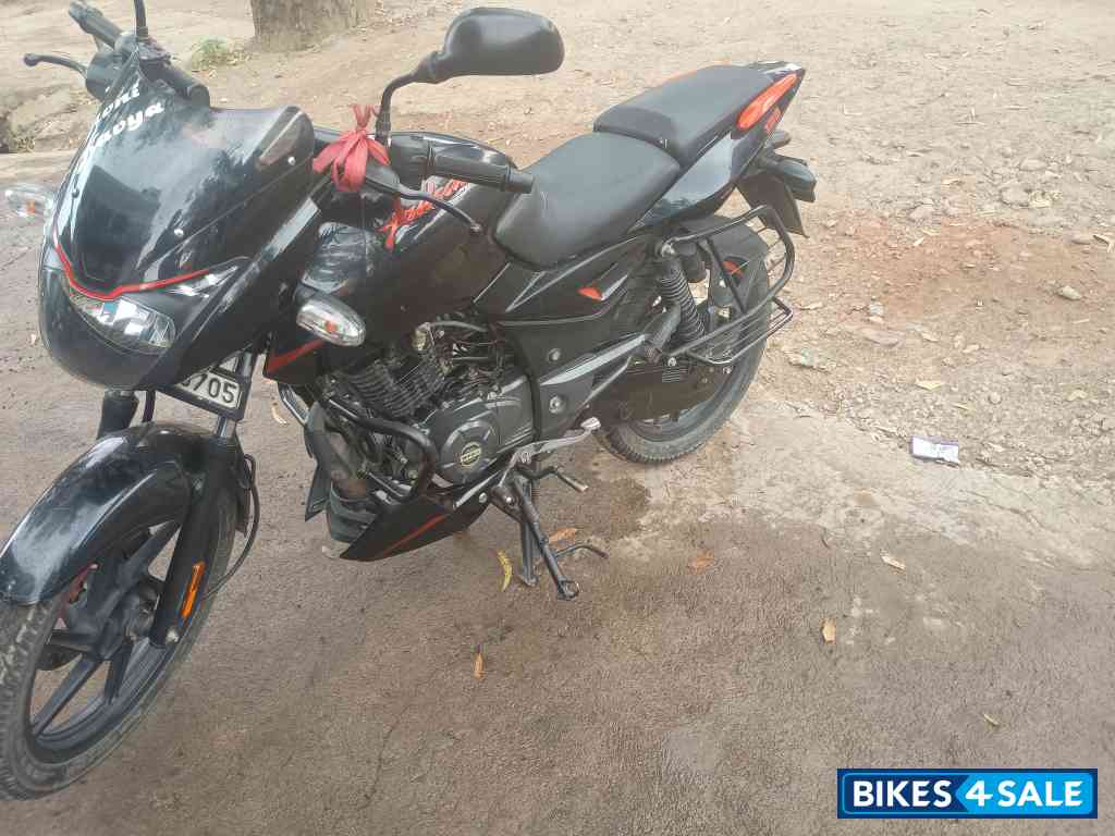 Black Or Orange Bajaj Pulsar 125 Split Seat