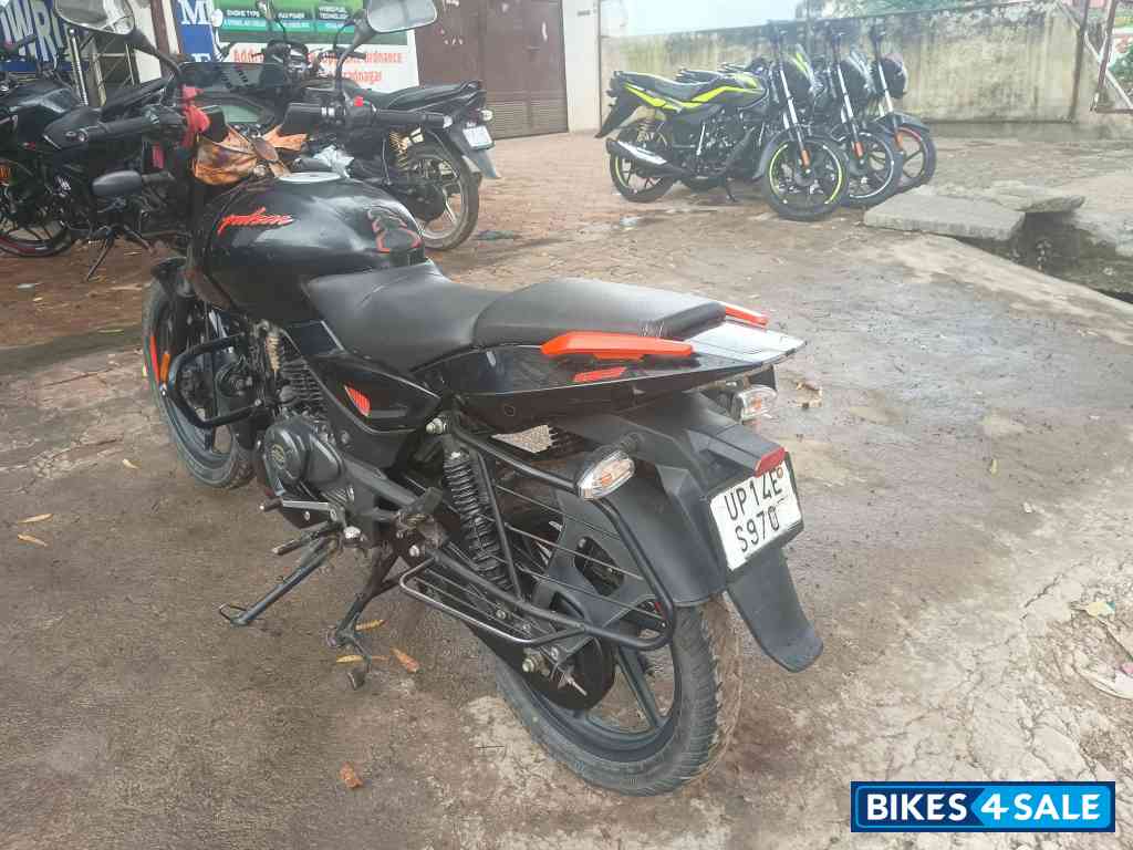 Black Or Orange Bajaj Pulsar 125 Split Seat