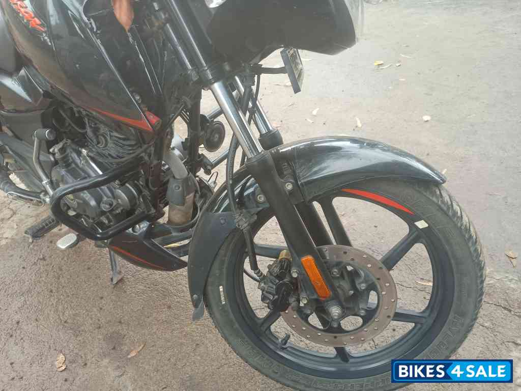Black Or Orange Bajaj Pulsar 125 Split Seat