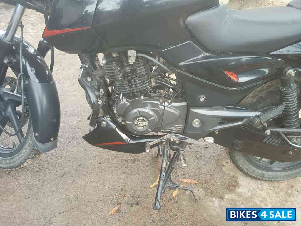 Black Or Orange Bajaj Pulsar 125 Split Seat