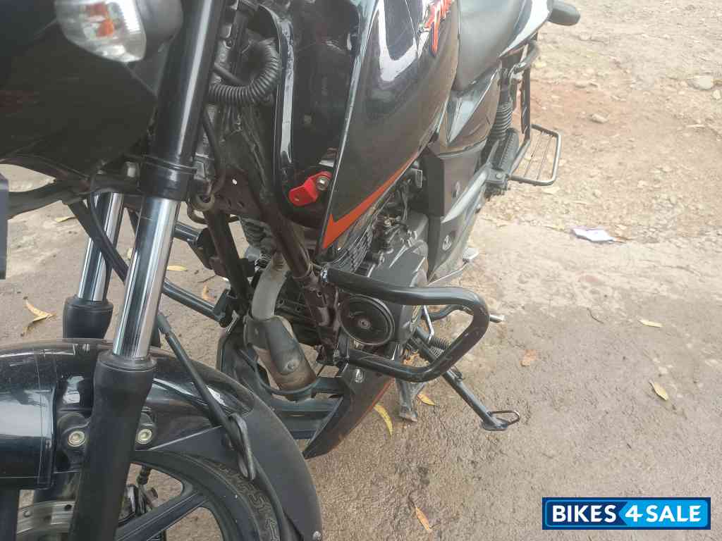 Black Or Orange Bajaj Pulsar 125 Split Seat