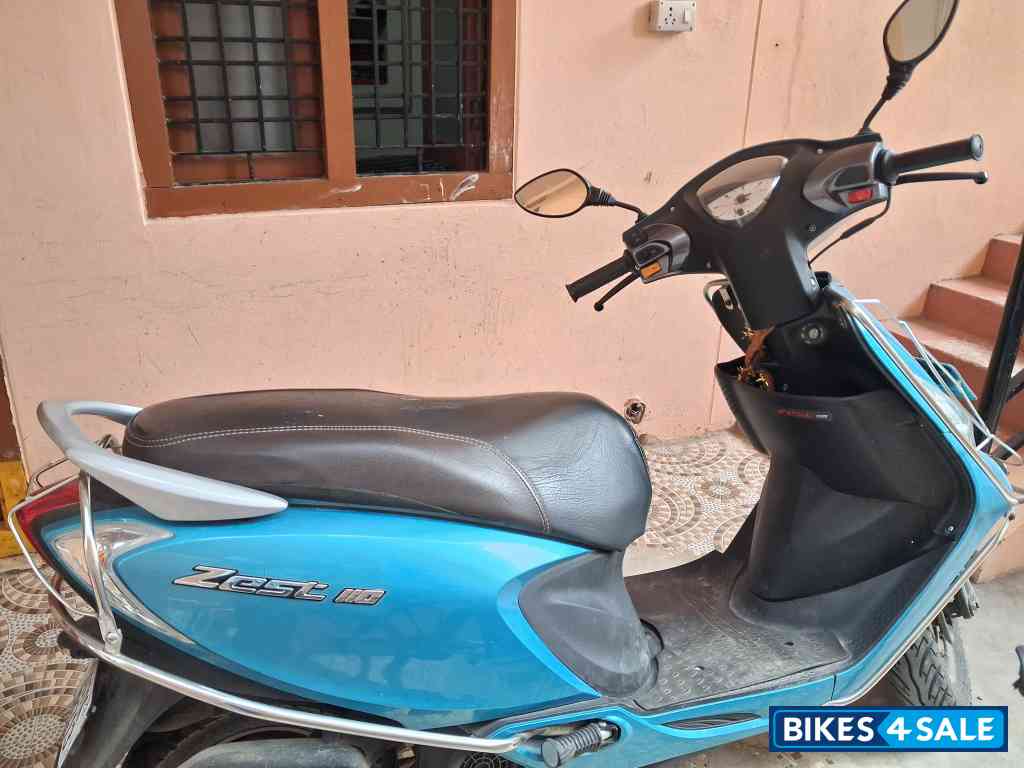 Blue TVS Scooty Zest 110 BS6