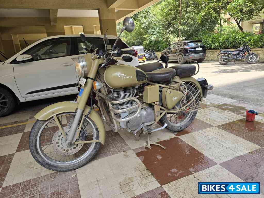 Sand Royal Enfield Classic Desert Storm