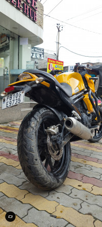 Golden Yellow Mahindra Mojo UT 300