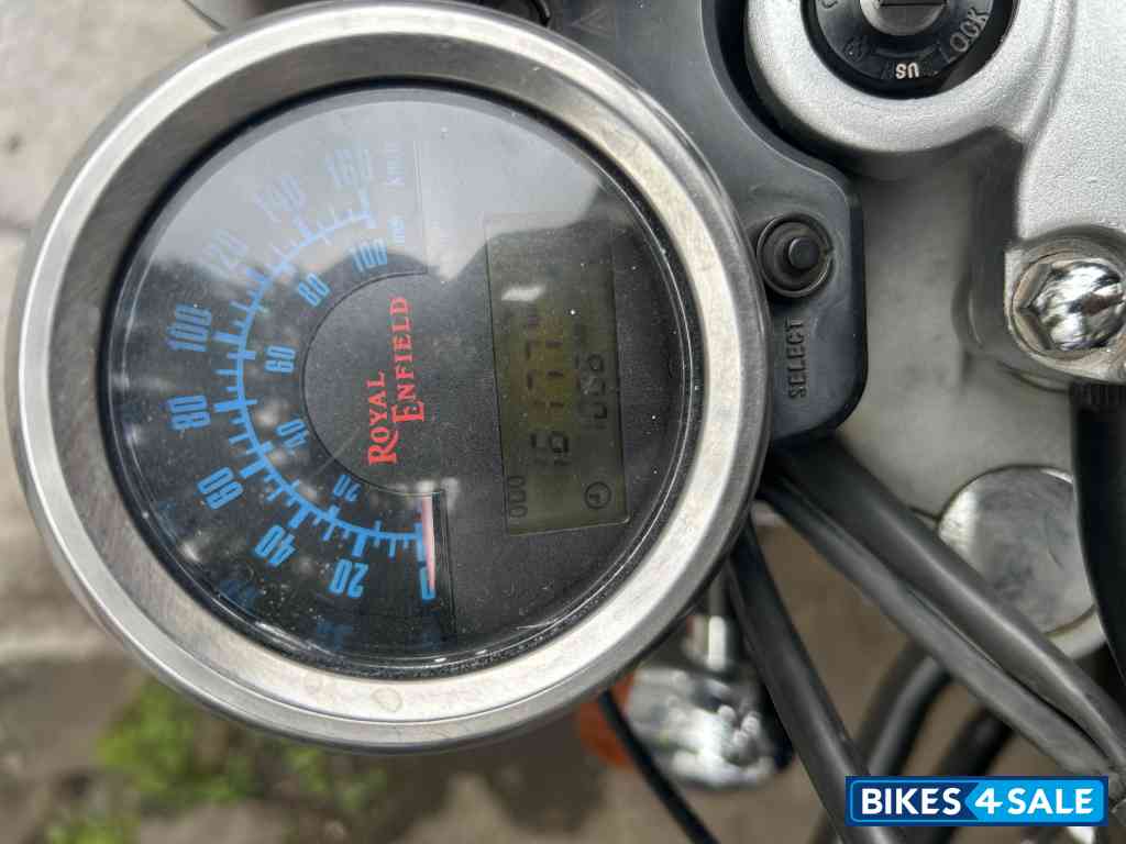 Black Royal Enfield Thunderbird 500