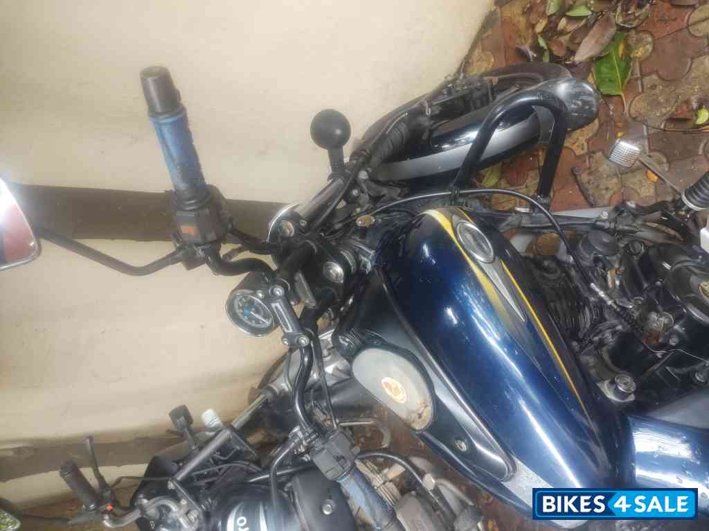 Blue Bajaj Avenger Street 150
