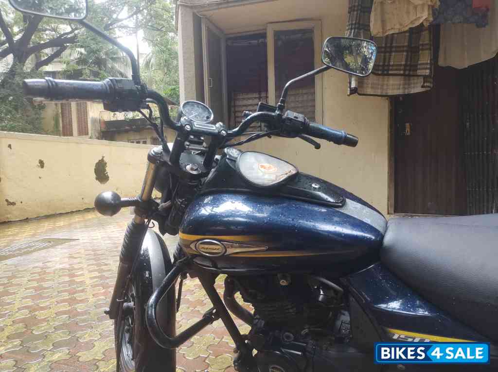Blue Bajaj Avenger Street 150
