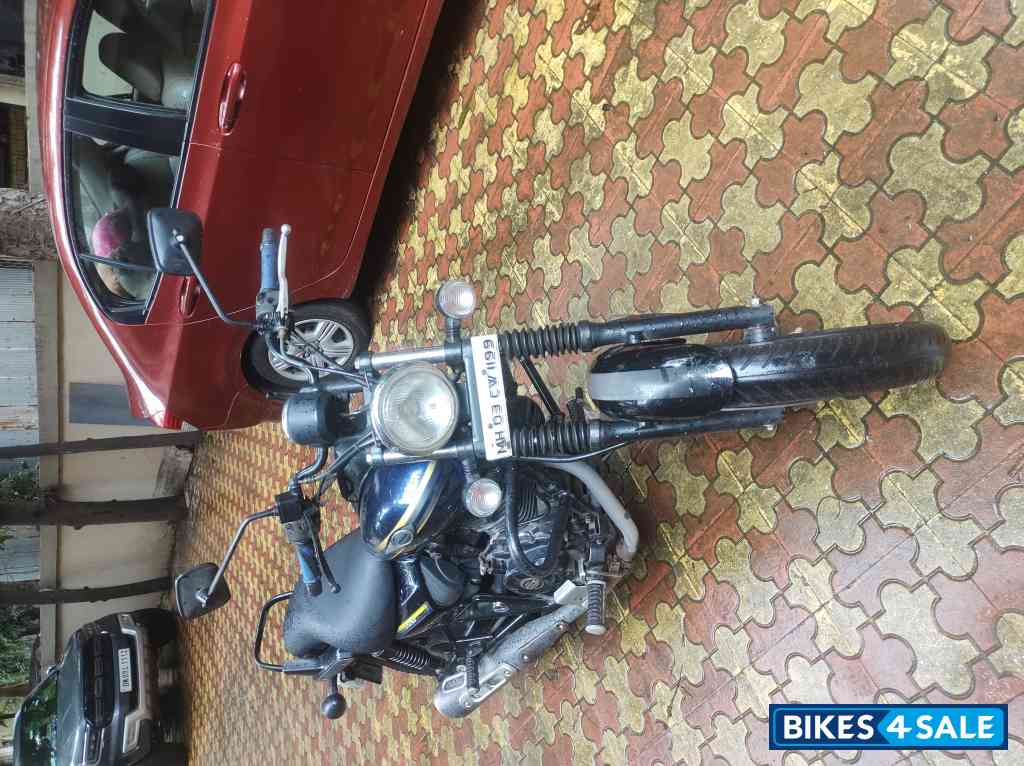 Blue Bajaj Avenger Street 150