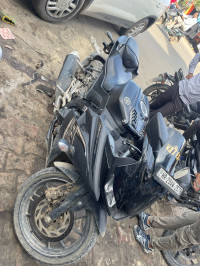 Black Yamaha YZF R15 V3