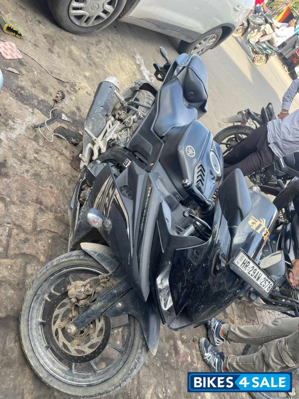 Black Yamaha YZF R15 V3