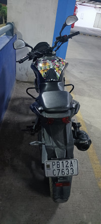 Black Bajaj Dominar 400