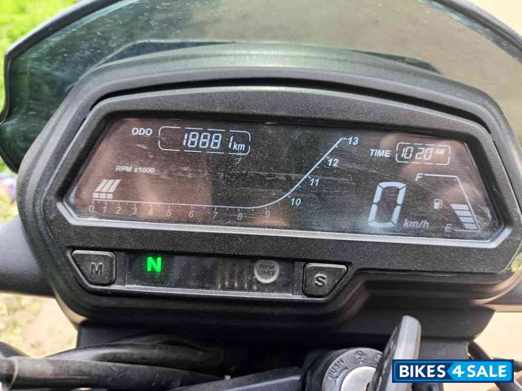 Black Bajaj Dominar 400 Black Bajaj Dominar 400