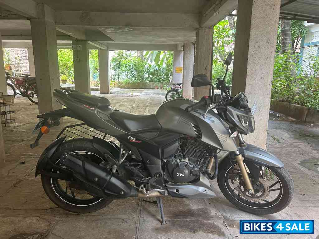 TVS Apache RTR 200 4V