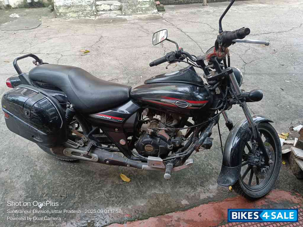 Black Bajaj Avenger Street 220