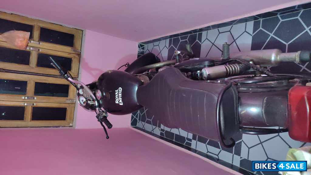 Black Royal Enfield Bullet 350