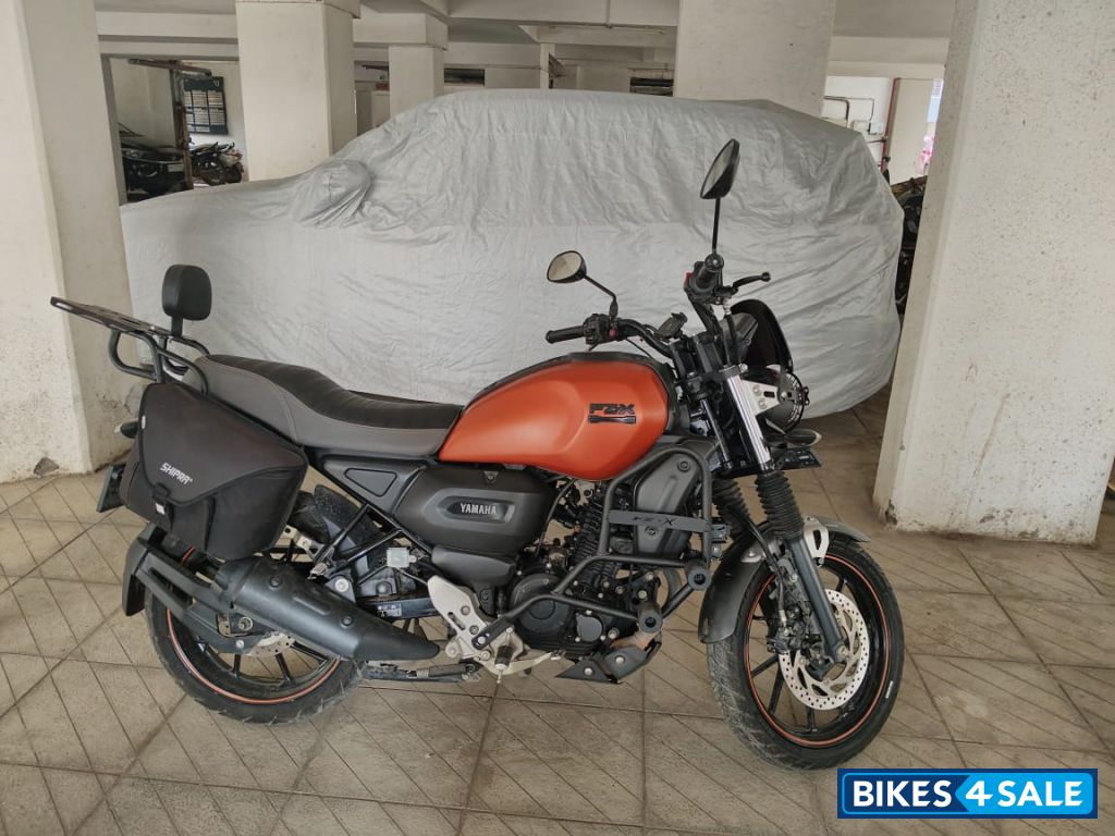 Orange Yamaha FZ-X