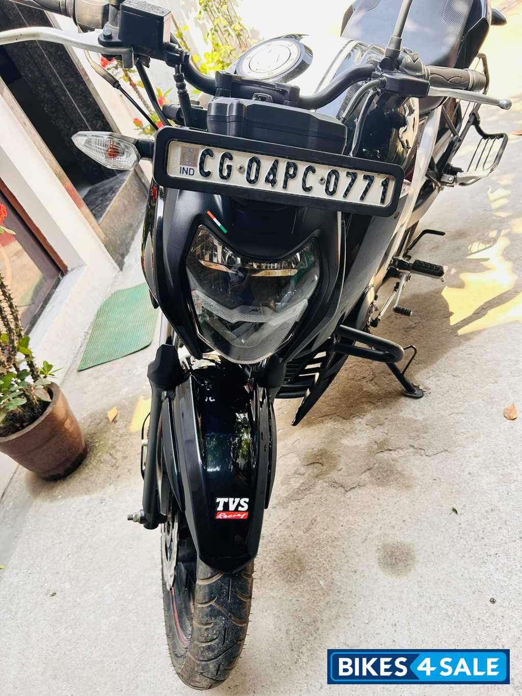 TVS Apache RTR 160 4V BS6