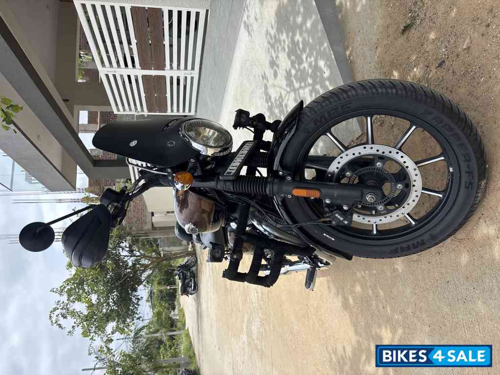 Royal Enfield Meteor 350 Supernova