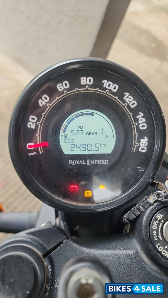 Dapper Green Royal Enfield Hunter 350 Retro