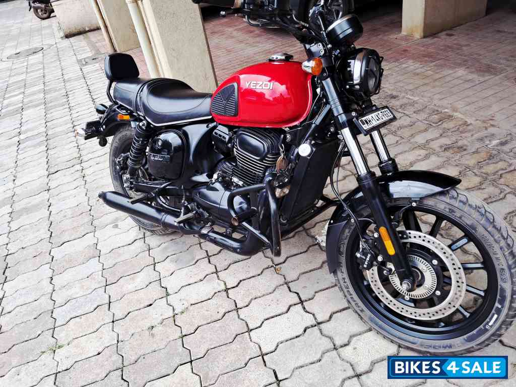 Inferno Red Yezdi Roadster 2022