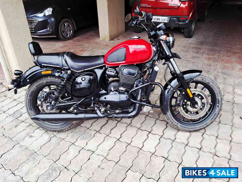 Inferno Red Yezdi Roadster 2022