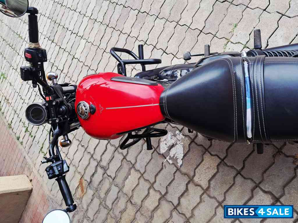 Inferno Red Yezdi Roadster 2022