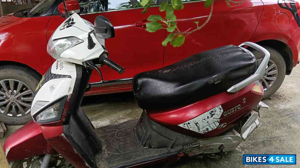 Mahindra Gusto RS