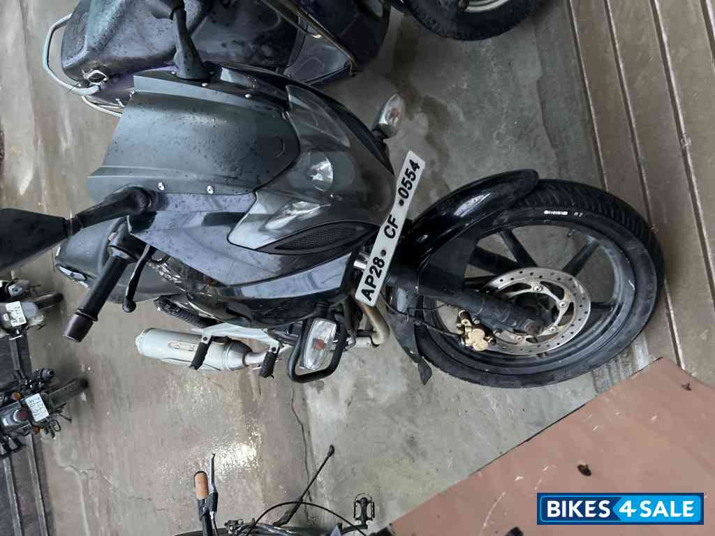 Bajaj Pulsar 220F