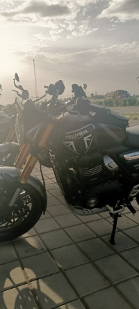 Black Triumph Speed 400