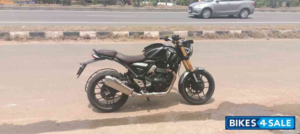 Black Triumph Speed 400