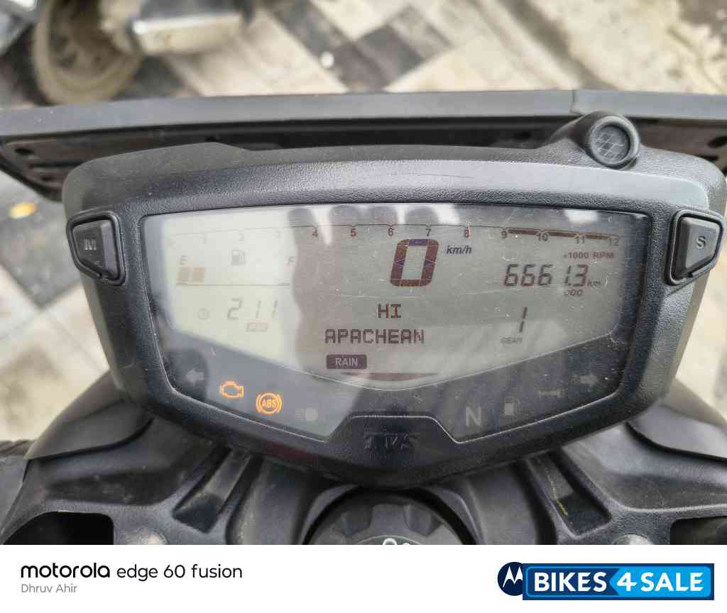 Black TVS Apache RTR 200 Fi 4V