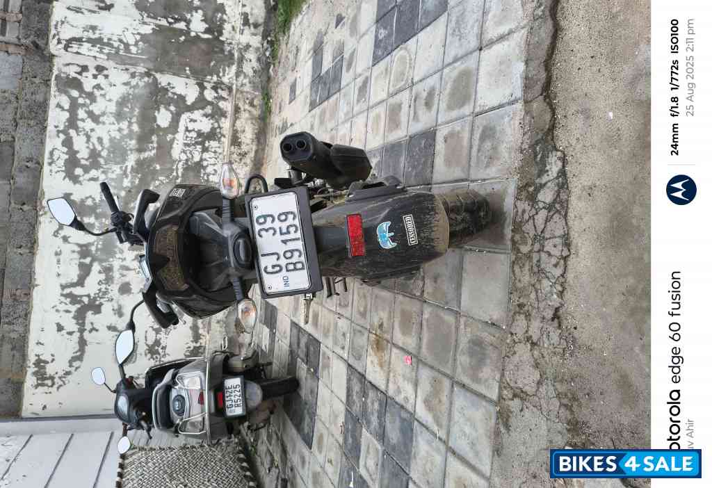 Black TVS Apache RTR 200 Fi 4V