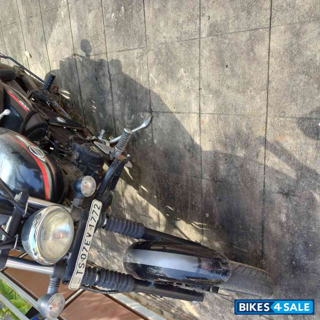Bajaj Avenger Street 220 BS6