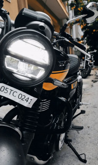 Black And Yellow Dual Tone Honda CB350RS