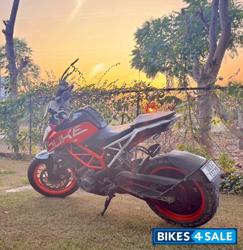 Electronic Orange KTM Duke 390