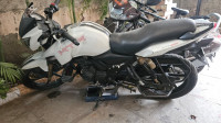 White TVS Apache RTR 180