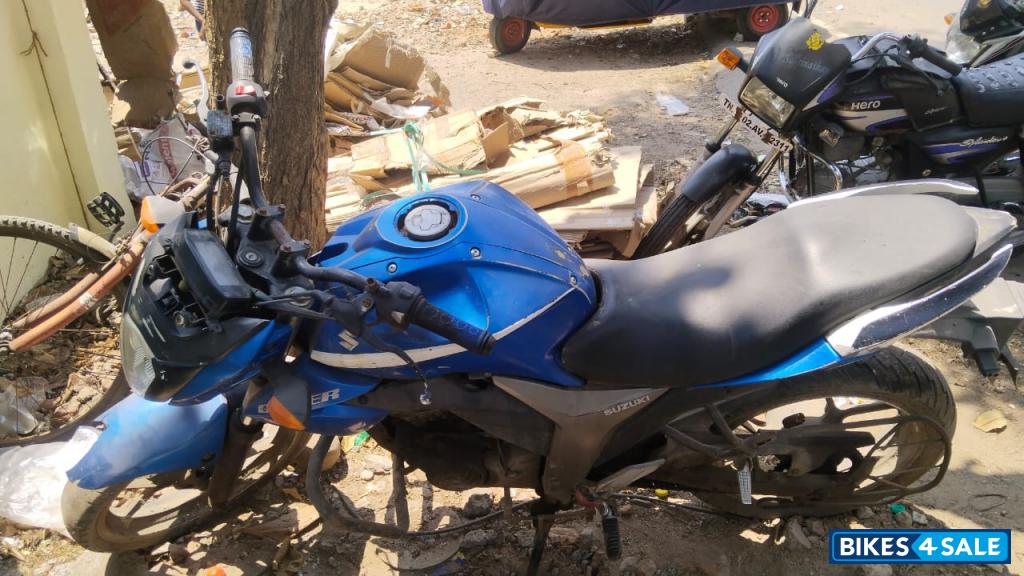 Blue Suzuki Gixxer 150