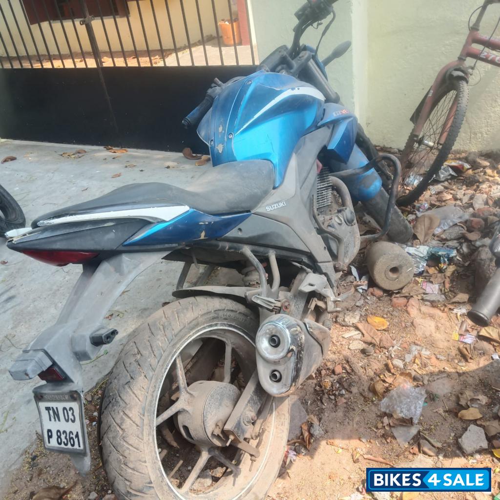 Blue Suzuki Gixxer 150