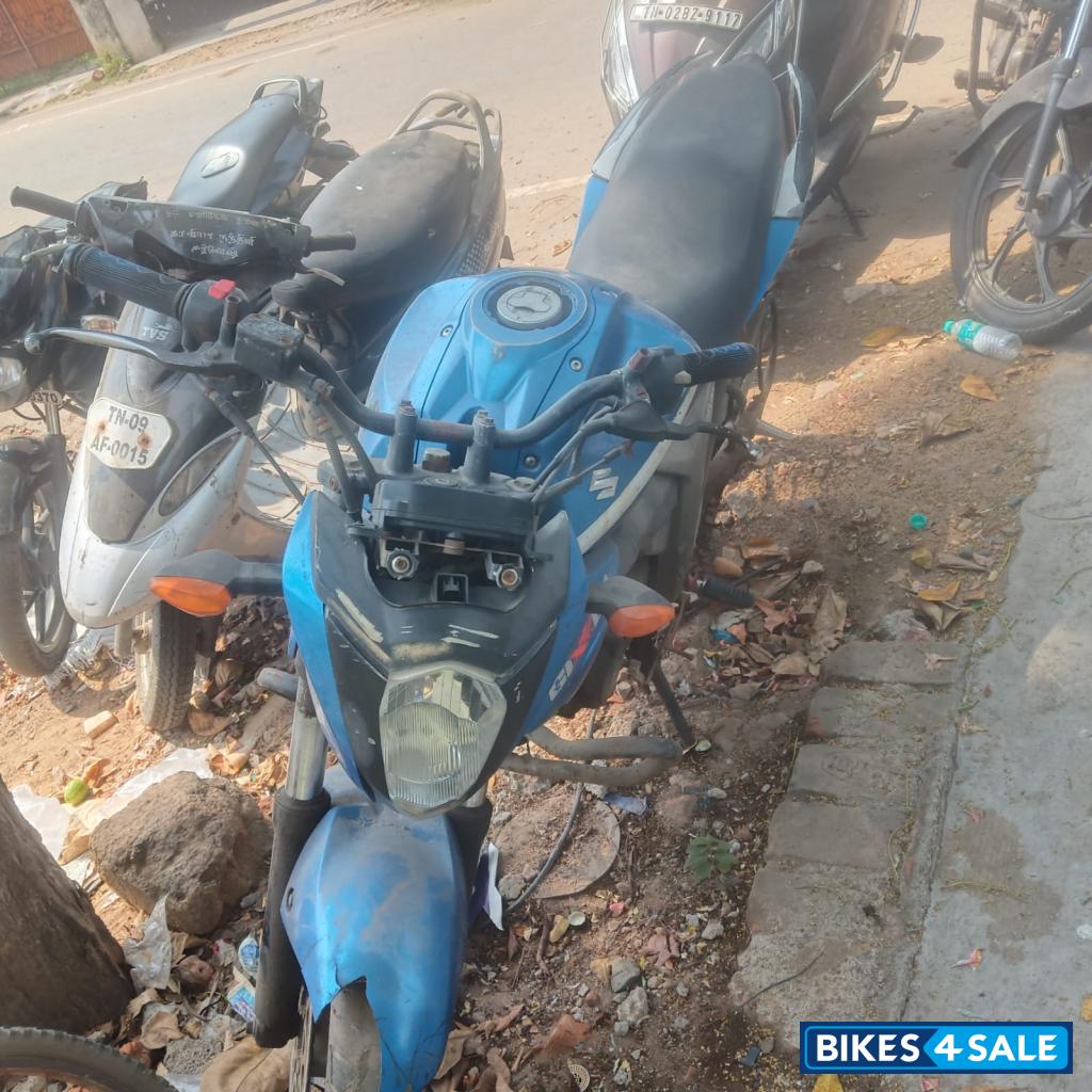 Blue Suzuki Gixxer 150