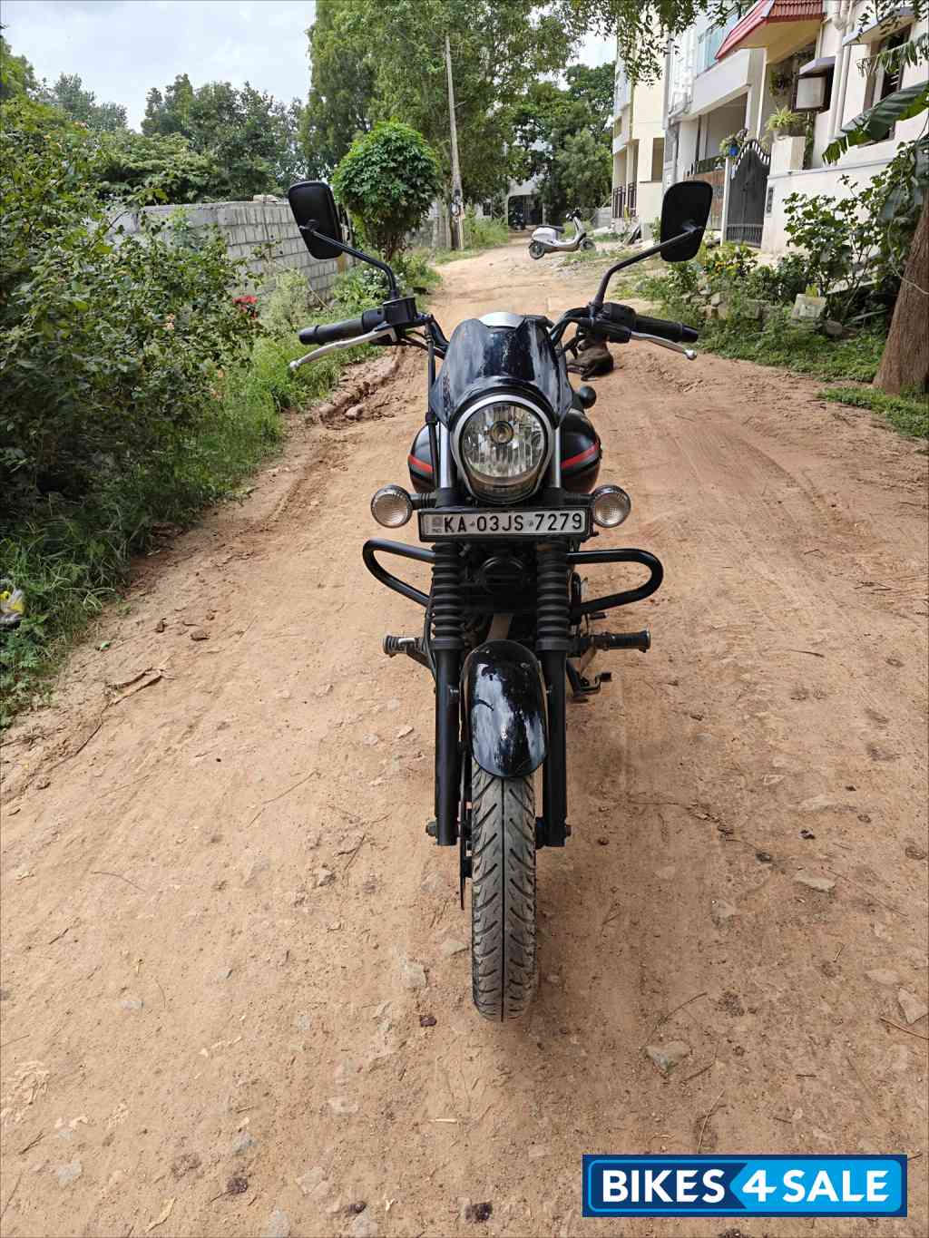 Bajaj Avenger 220 DTS-i