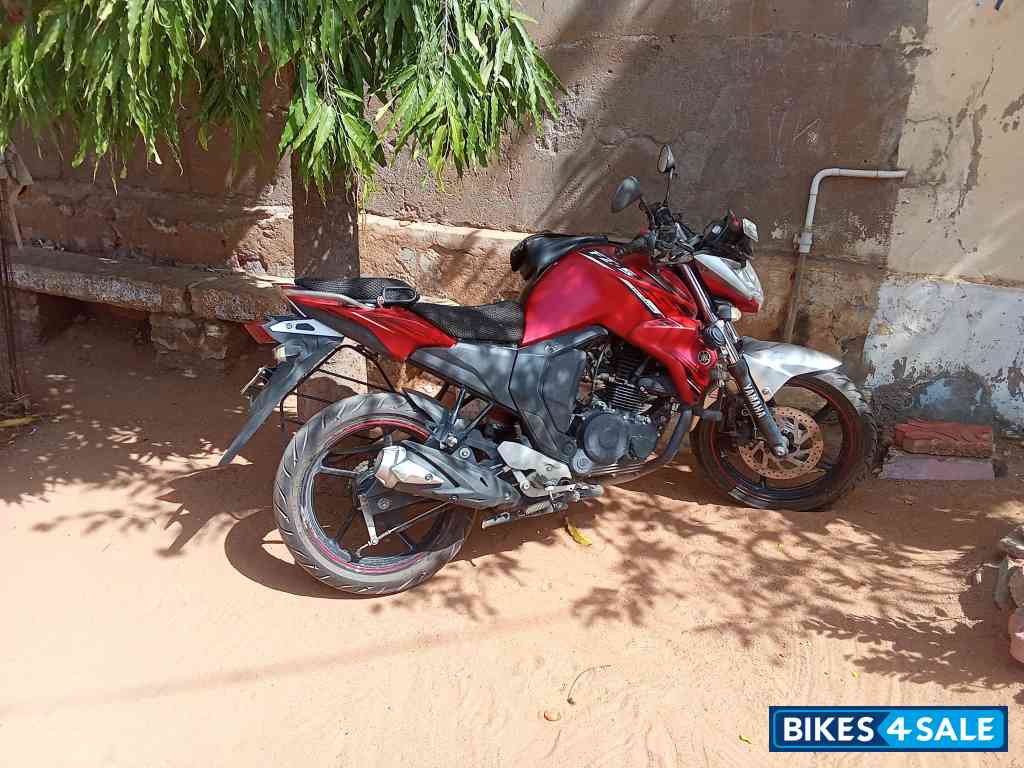 Red Yamaha FZ-S FI V2