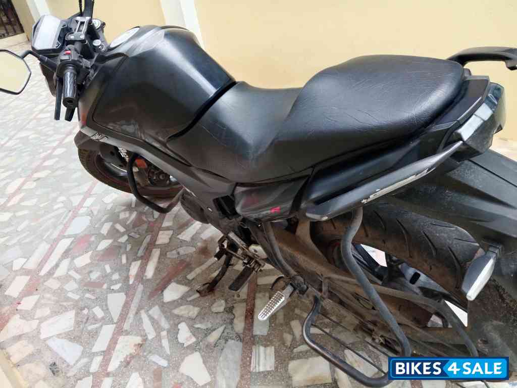 Black Hero Xtreme 160R 2022 Edition